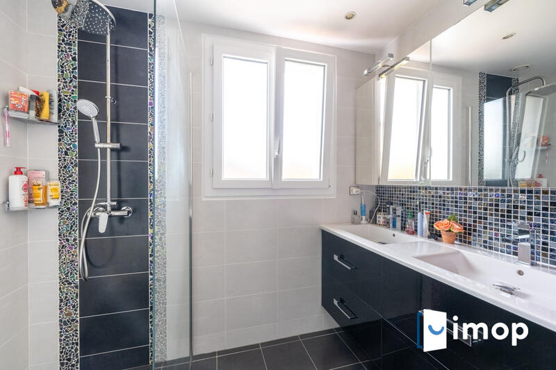 Maison - 140 m² - 7 pièces