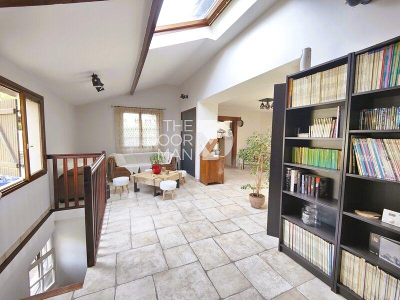 Maison - 200 m² - 8 pièces