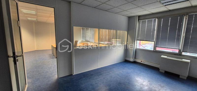 Bureau - 67 m² - 2 pièces