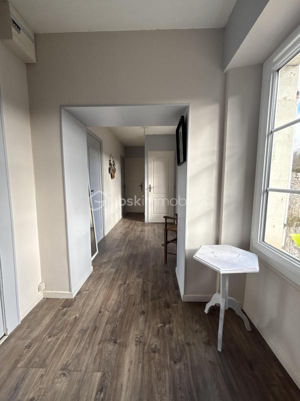 Demeure - 250 m² - 11 pièces