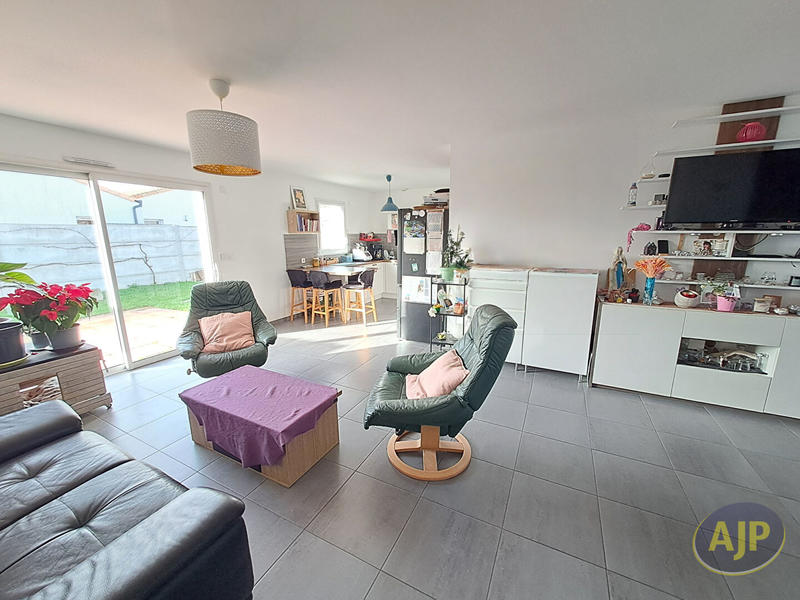 Maison - 93 m² - 4 pièces