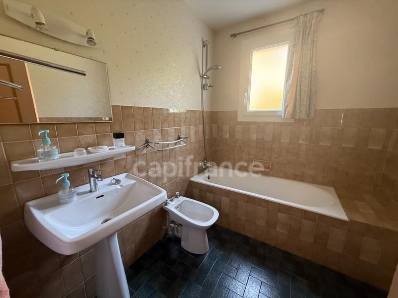 Maison - 95 m² - 5 pièces