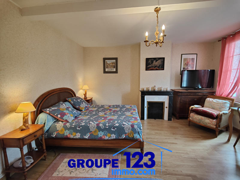 Maison - 205 m² - 9 pièces