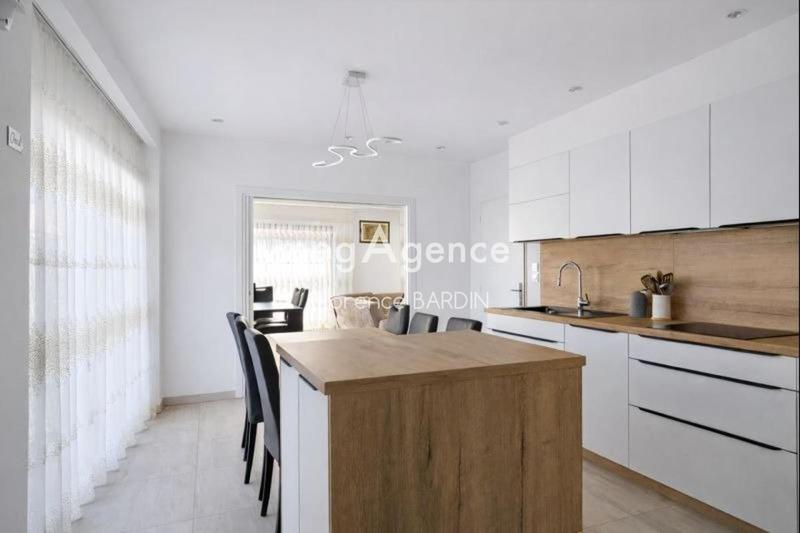 Pavillon - 141 m² - 6 pièces