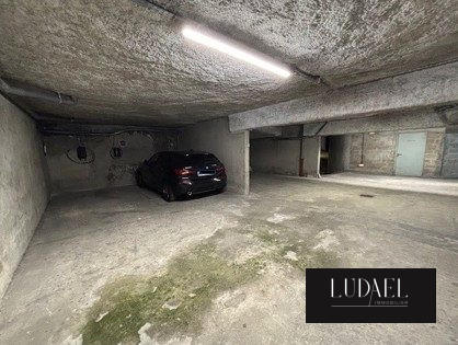Parking / Garage - 10 m²