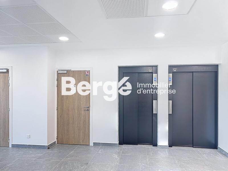 Bureau - 476 m²