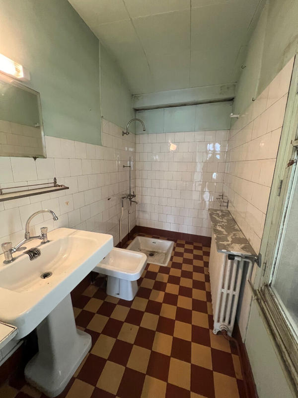 Maison - 190 m² - 13 pièces