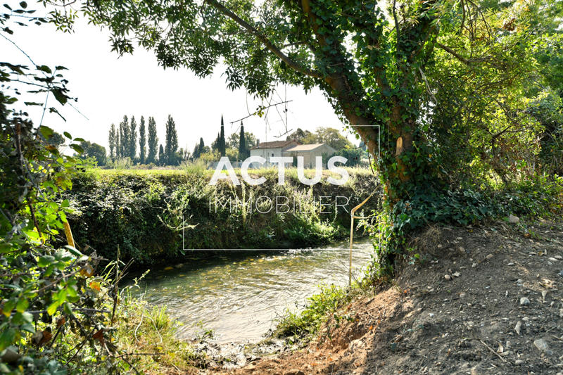 Propriété - 295 m²