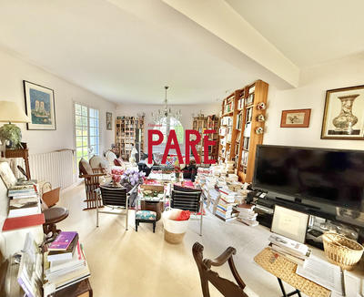 Maison - 205 m² - 6 pièces