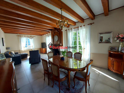 Maison - 250 m² - 11 pièces