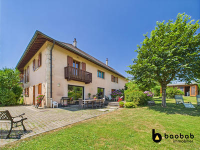 Maison - 320 m² - 12 pièces