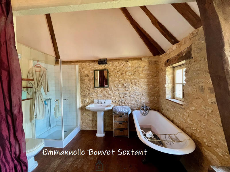 Maison - 240 m² - 7 pièces