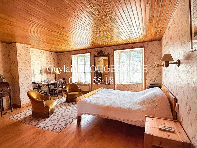 Maison - 202 m² - 7 pièces