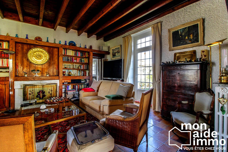 Maison - 311 m² - 7 pièces