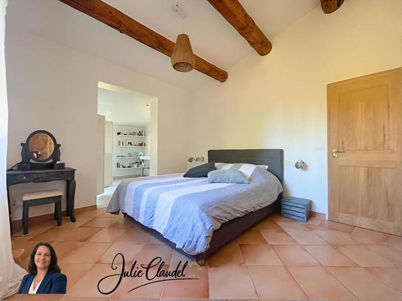 Maison - 274 m² - 9 pièces