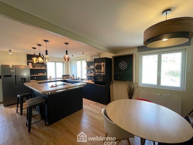 Maison - 92 m² - 5 pièces