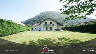 Maison - 135 m² - 6 pièces