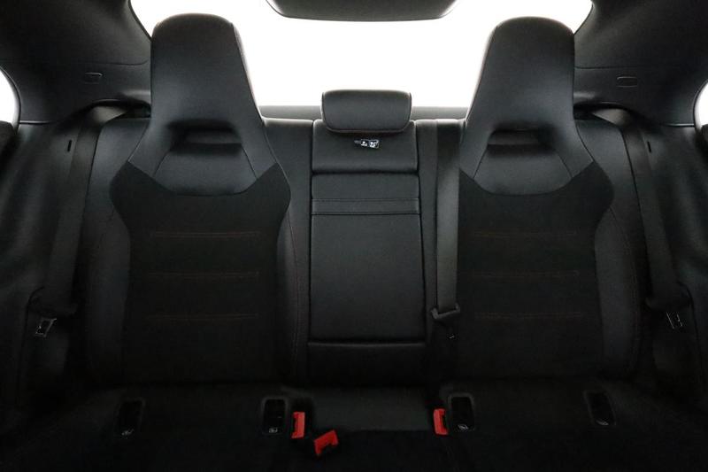 Mercedes Cla 180 d Amg Line 7g-Dct 116 ch