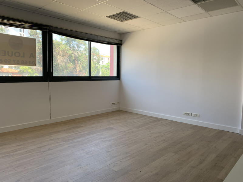 Bureau - 124 m²