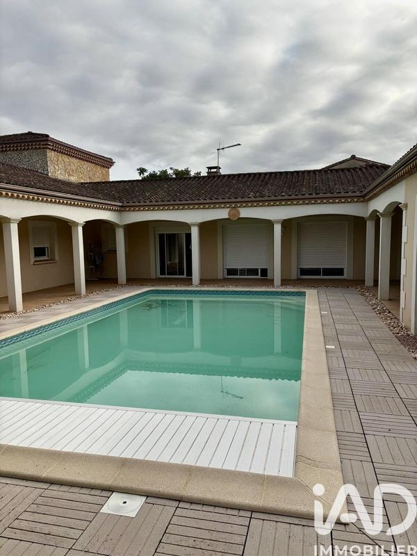 Maison - 226 m² - 6 pièces