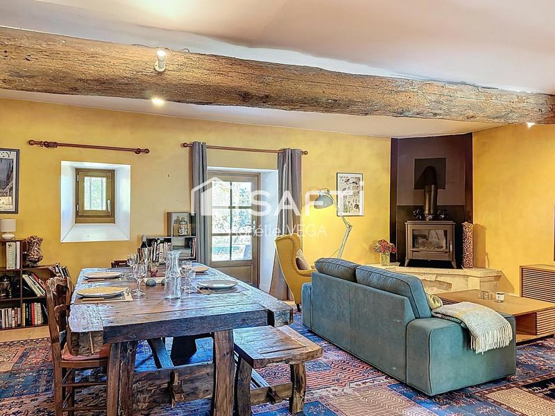 Maison - 275 m² - 7 pièces