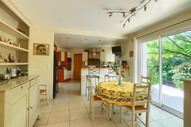 Maison - 300 m² - 8 pièces