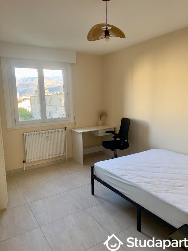 Chambre - 10 m² - 1 pièce