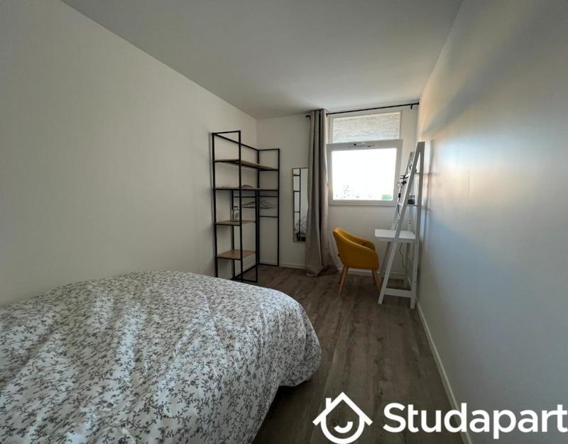 Chambre - 11 m² - 1 pièce