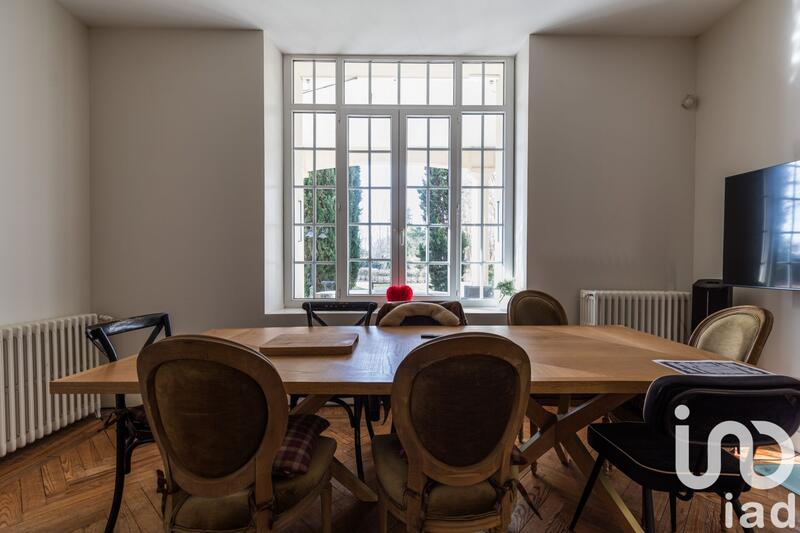 Maison - 586 m² - 11 pièces