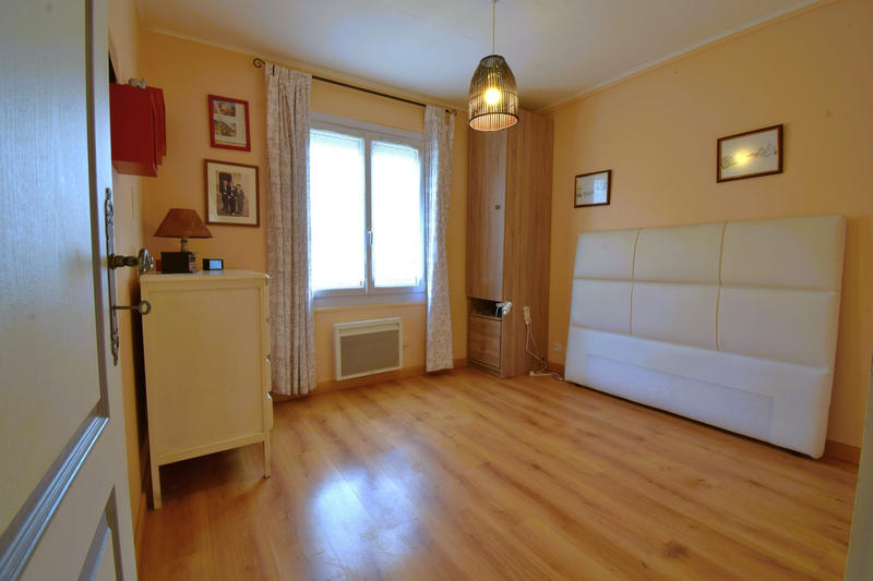 Maison - 92 m² - 6 pièces