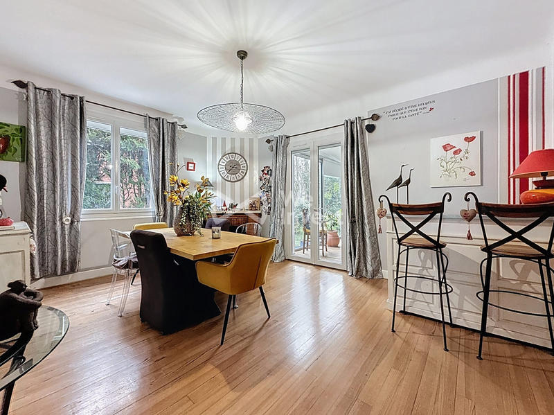 Maison - 192 m² - 7 pièces