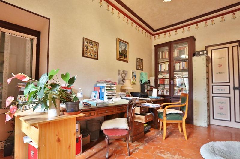 Demeure - 695 m² - 26 pièces