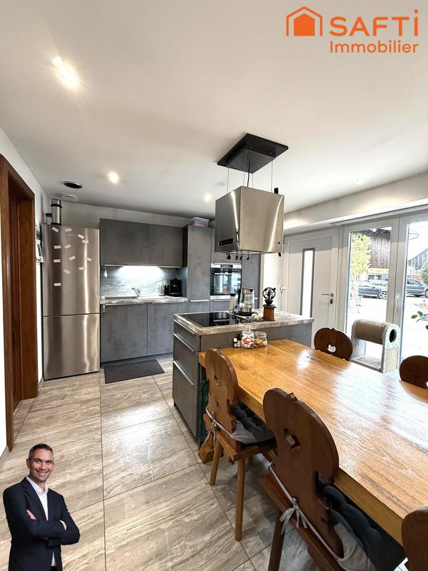 Maison - 260 m² - 12 pièces