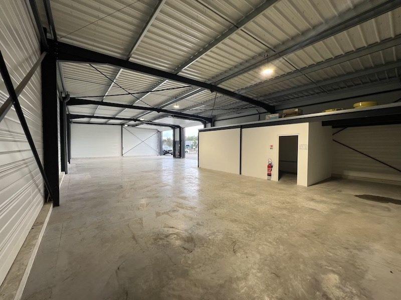 Local d'activités - 303 m² - 3 pièces