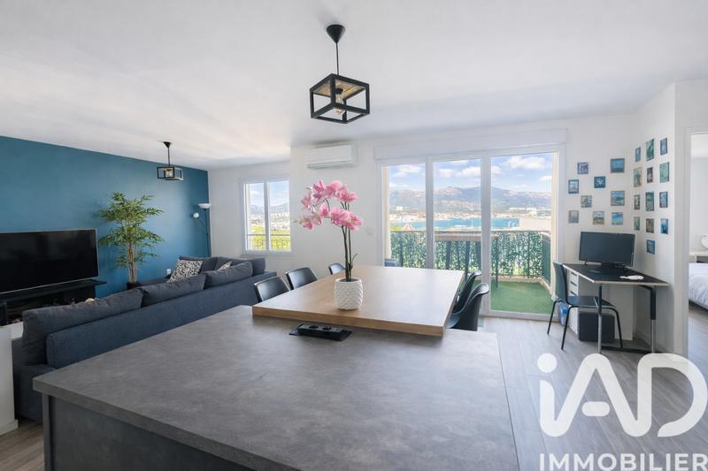 Appartement - 65 m² - 3 pièces