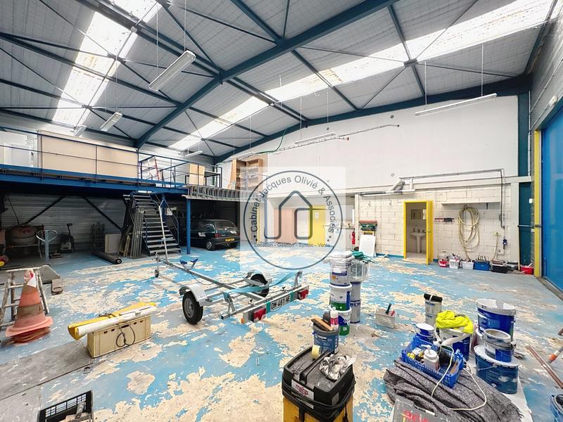 Local commercial - 450 m² - 8 pièces