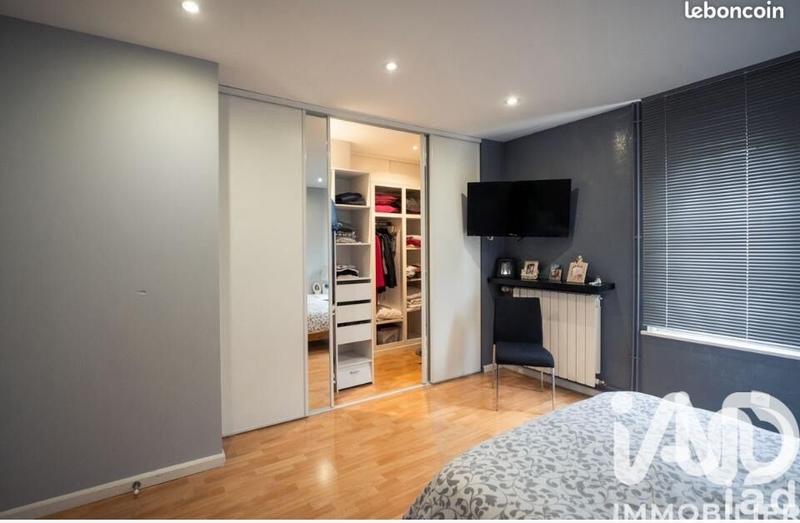 Maison - 180 m² - 7 pièces