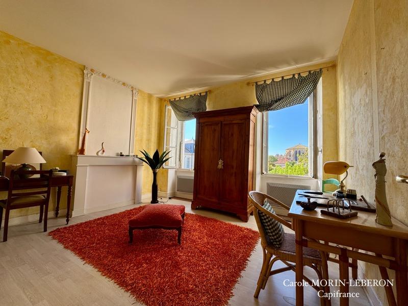 Maison de ville - 320 m² - 13 pièces