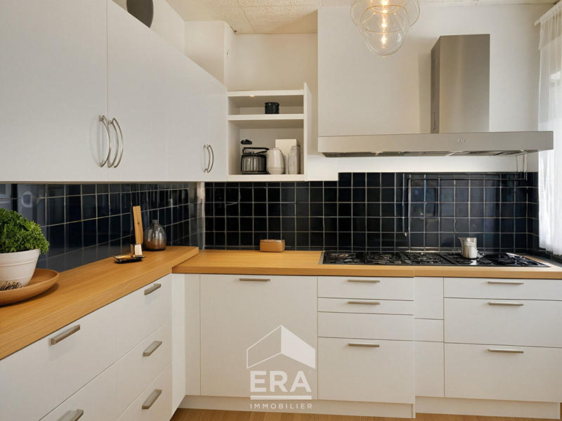 Maison - 92 m² - 5 pièces