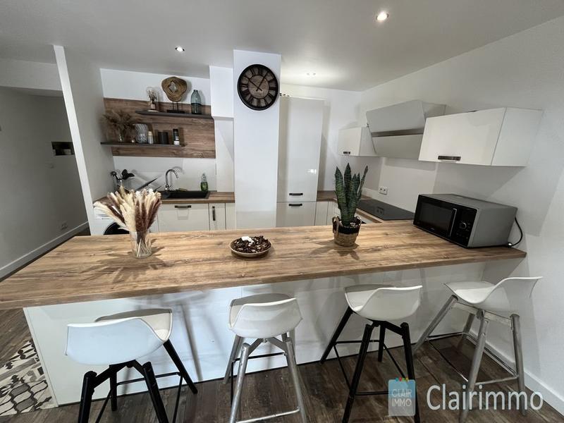 Loft - 80 m² - 4 pièces