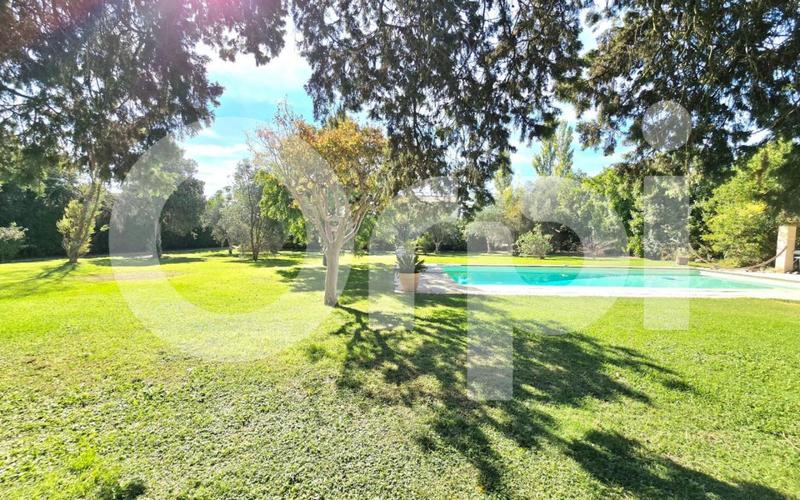 Mas - 238 m² - 5 pièces