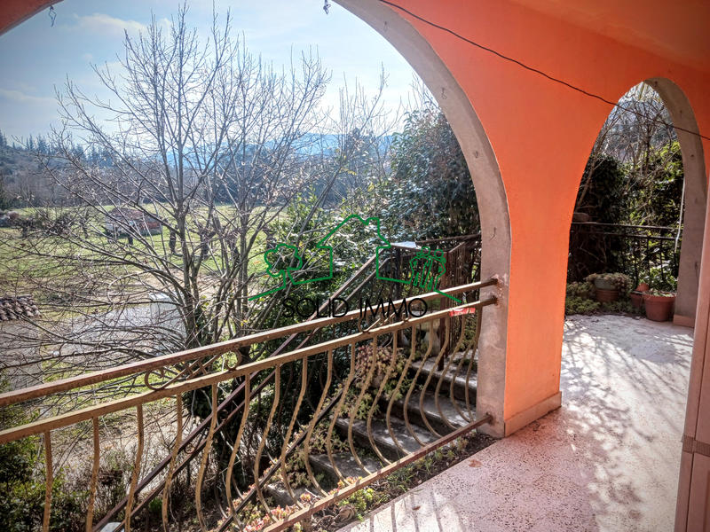 Maison - 185 m² - 9 pièces