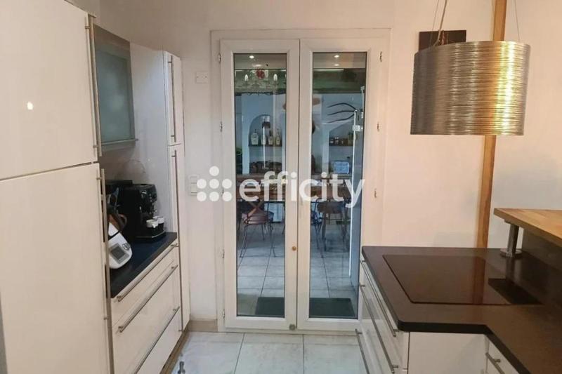 Villa - 152 m² - 7 pièces