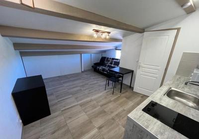 Studio - 12 m² - 1 pièce