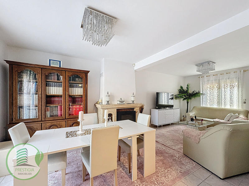 Maison - 224 m² - 9 pièces