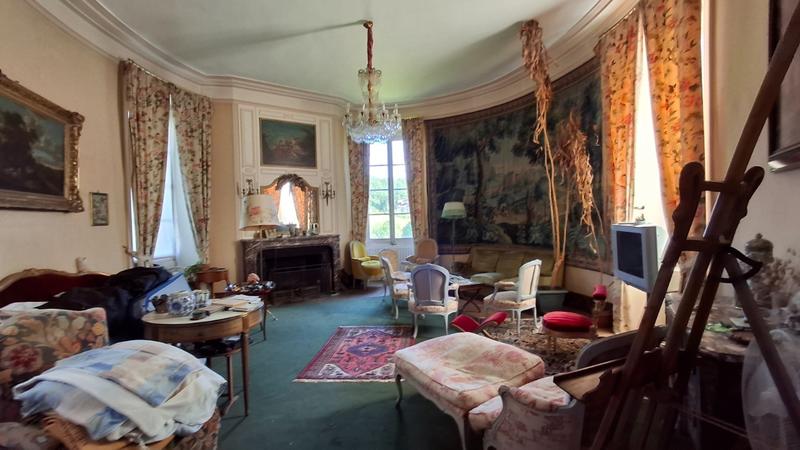 Manoir - 2 500 m² - 35 pièces