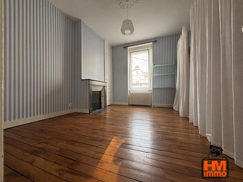 Maison - 180 m² - 9 pièces