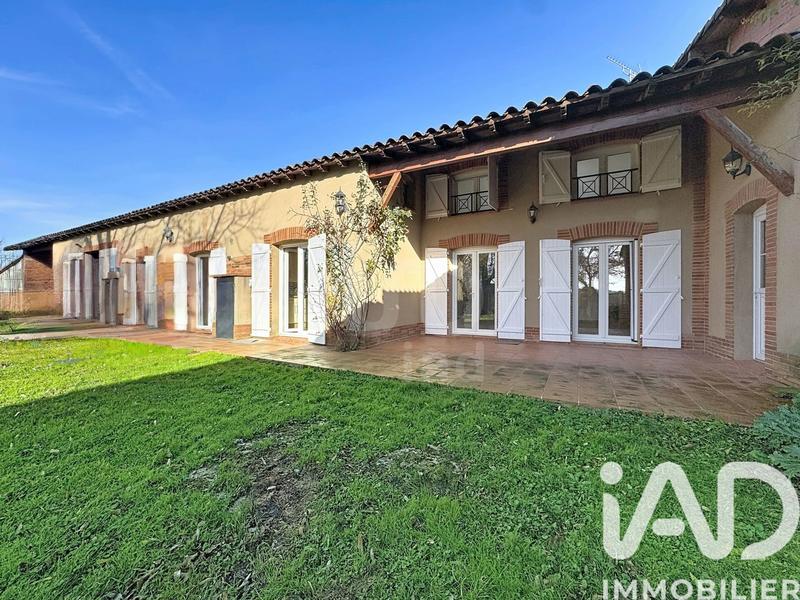 Maison - 207 m² - 7 pièces