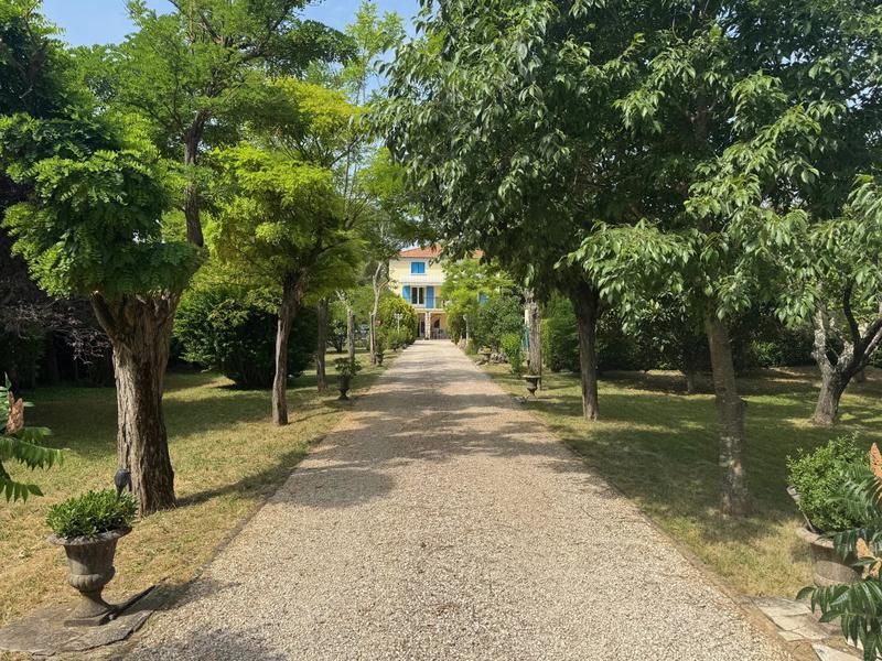 Maison - 237 m² - 9 pièces