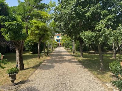 Maison - 237 m² - 9 pièces